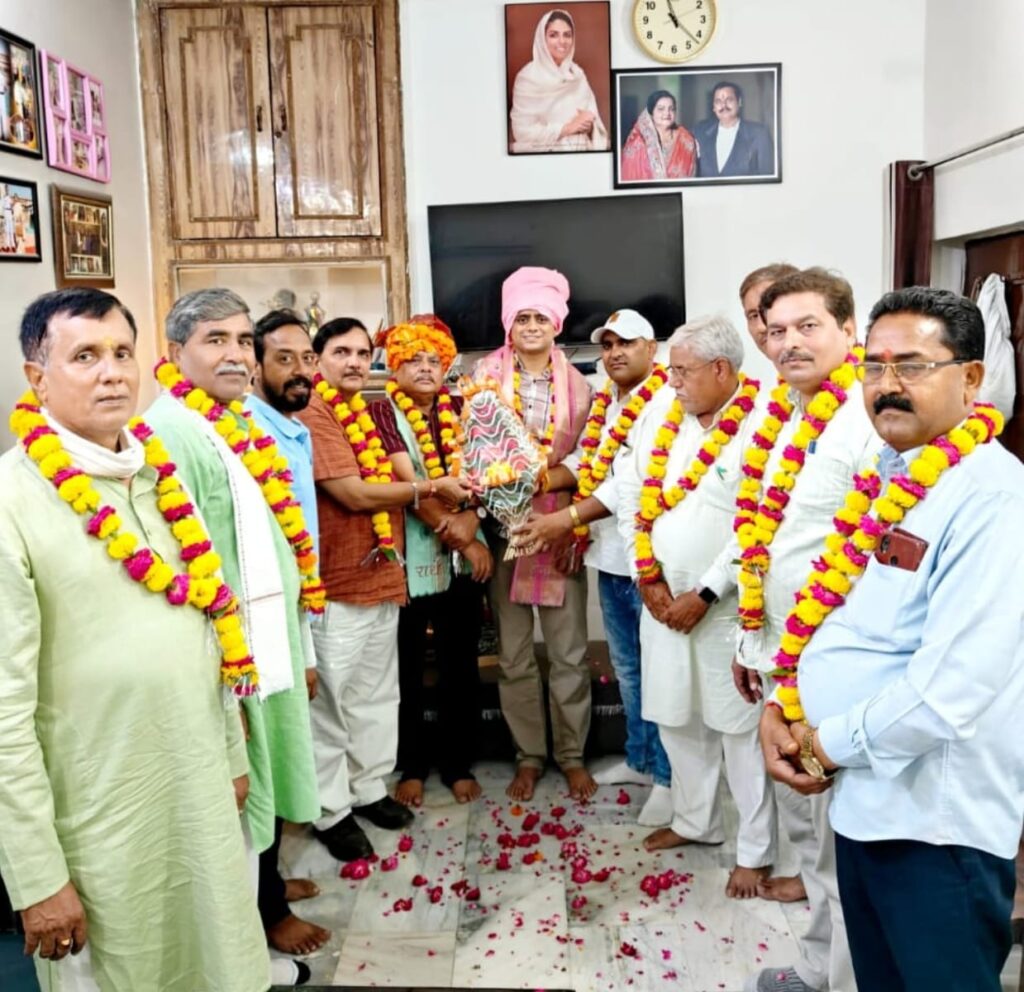 AGRA- अखिल भारतीय जाट महासभा ने किया प्रतिभा सम्मान,अभिषेक चौधरी ने आईएएस परीक्षा में ऑलइंडिया में 64 वीं रैंक पाकर बढ़ाया जाट समाज का मान अखिल भारतीय जाट महासभा