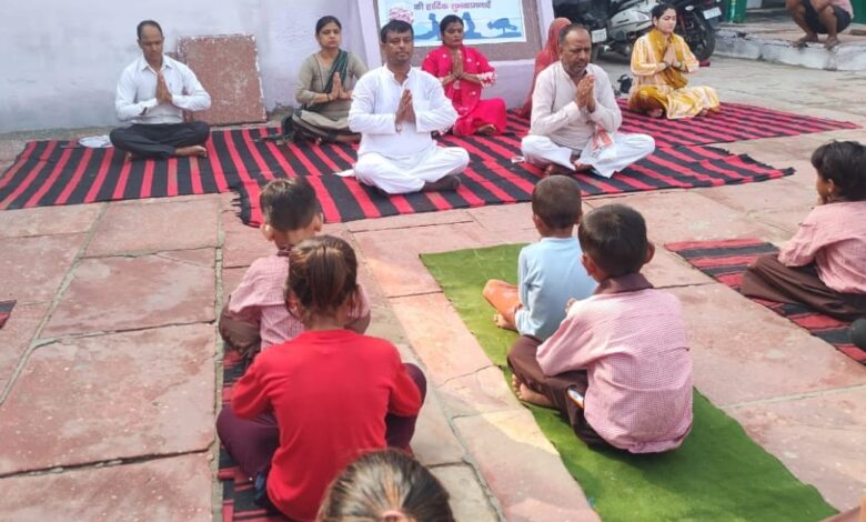 KHERAGARH - 11वें अंतर्राष्ट्रीय योग दिवस पर पर, योगा कार्यक्रम आयोजित हुआ 1