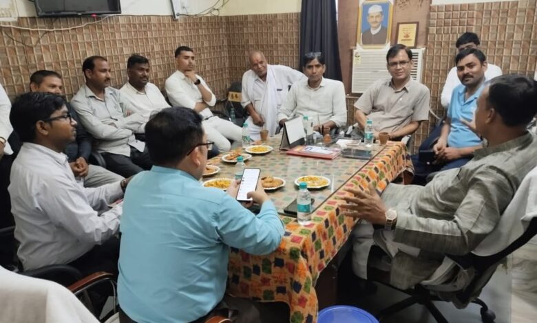 KHERAGARH- संचारी एवं दस्तक अभियान के तहत हुई बैठक : रोकथाम की जानकारी दी 1