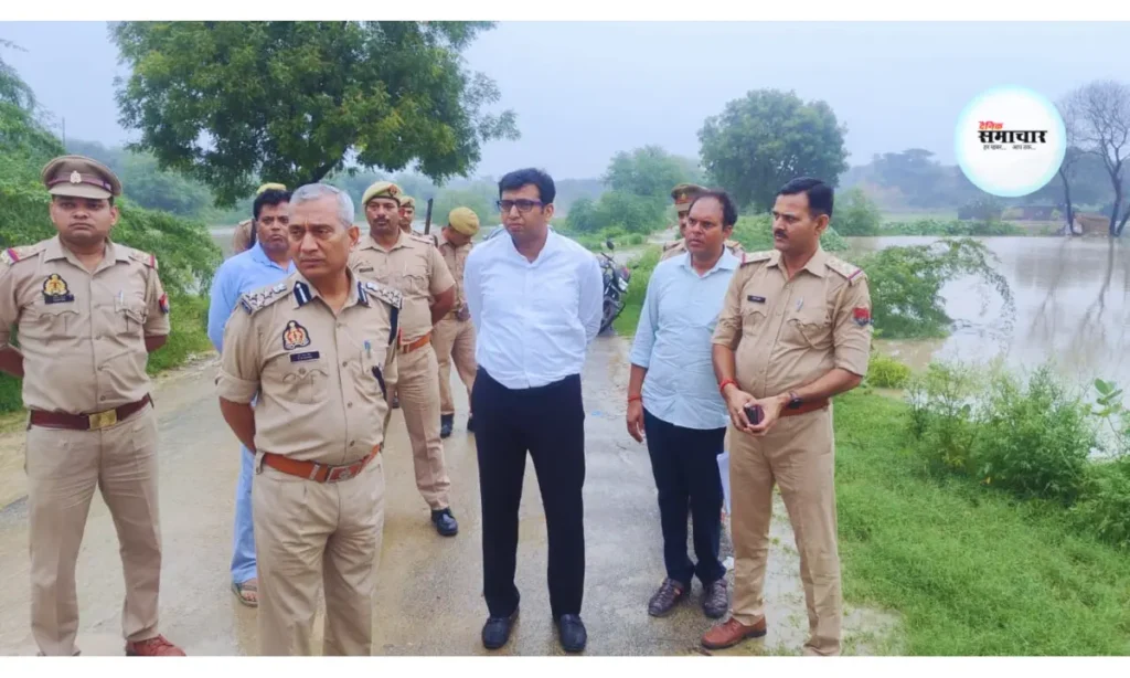 चंबल नदी में जलस्तर बढ़ा: डीएम व पुलिस आयुक्त ने किया निरीक्षण चंबल नदी, निरीक्षण