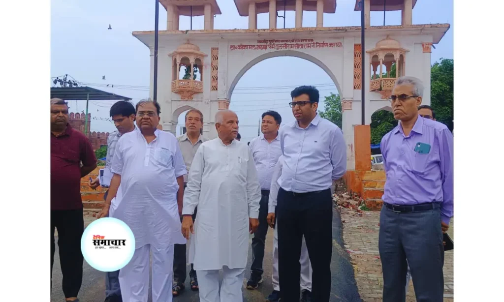 रामलीला महोत्सव 2025: डीएम-विधायक ने किया मैदान निरीक्षण, दिए मरम्मत के निर्देश रामलीला