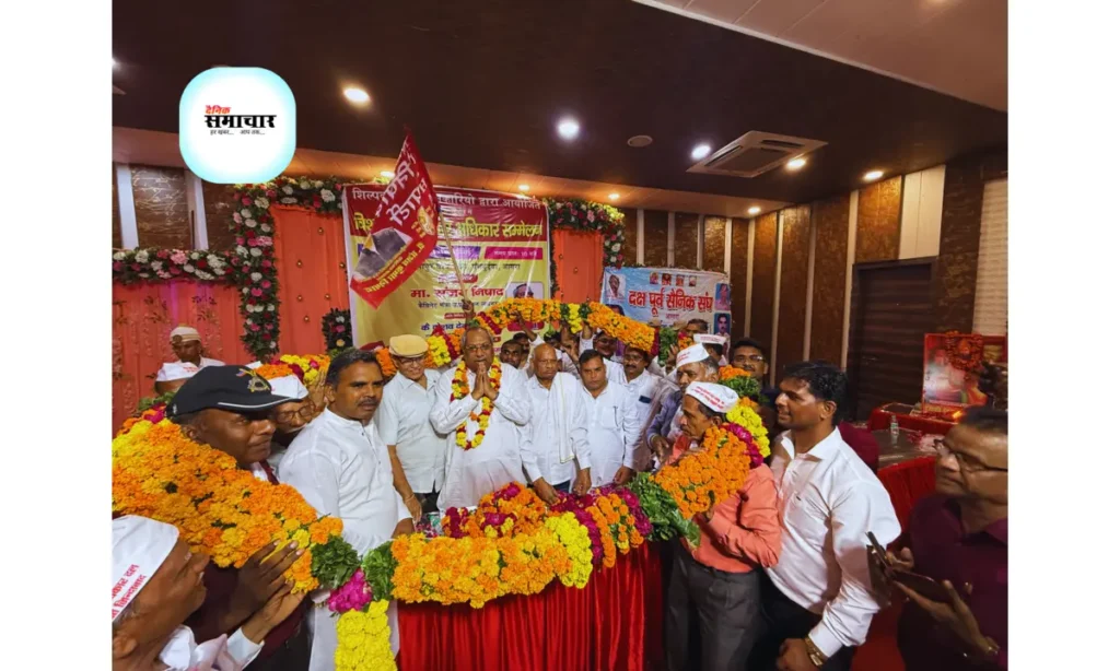 विशाल शिल्पकार अधिकार सम्मेलन में पहुँचे मंत्री डॉ. संजय कुमार निषाद विशाल शिल्पकार अधिकार