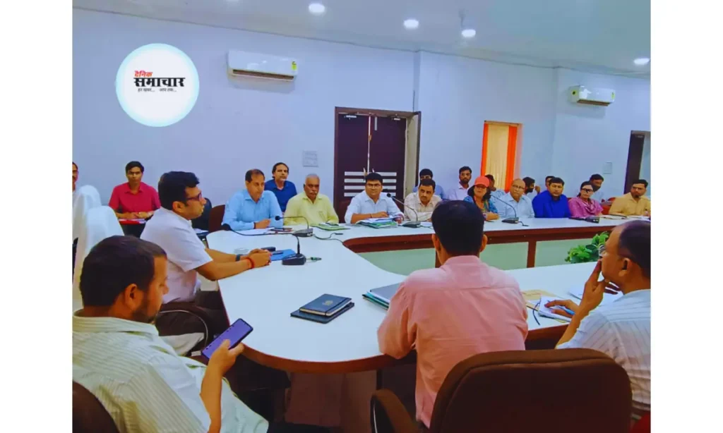 जिलाधिकारी की अध्यक्षता में जिला सड़क सुरक्षा समिति की बैठक संपन्न सड़क सुरक्षा समिति