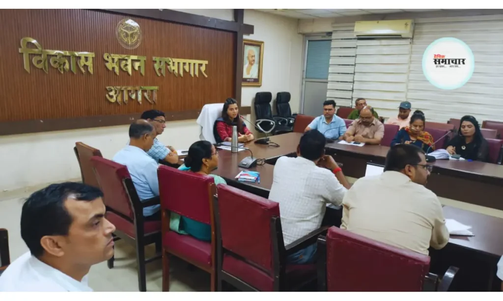 CDO, प्रतिभा सिंह, ने आगरा BSA की लापरवाही पर वेतन रोका
