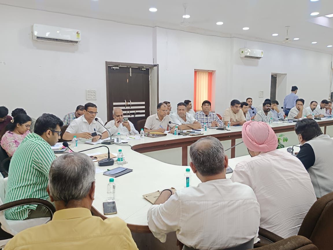 आगरा जिलाधिकारी उद्योग व वाणिज्य बंधु बैठक निर्णय