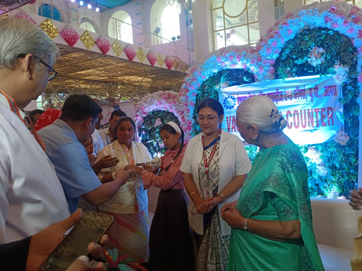 राज्यपाल, आनंदीबेन पटेल ने आगरा में पुस्तकालय का लोकार्पण
