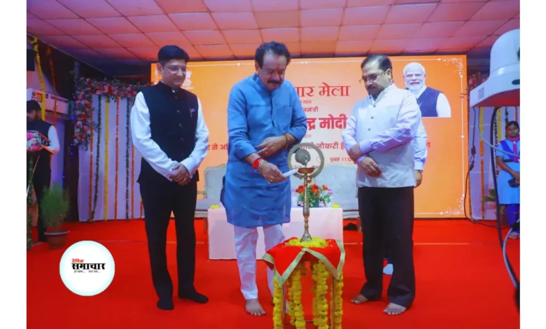 आगरा रोजगार मेला 2025: 100 युवाओं को केंद्रीय विभागों में नियुक्ति पत्र 1 रोजगार