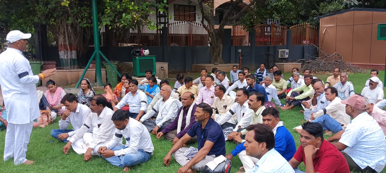 शिक्षामित्रों का काला दिवस