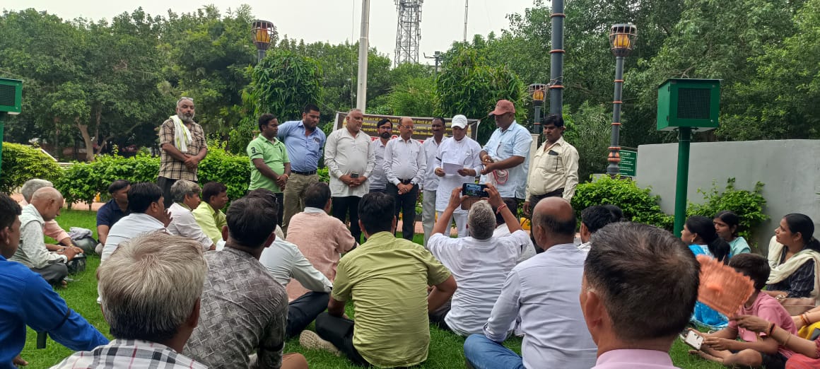 शिक्षामित्रों का काला दिवस