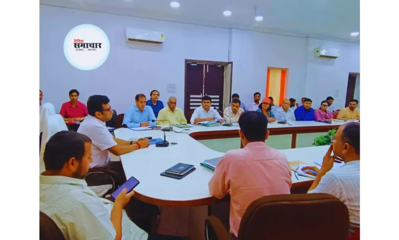 जिलाधिकारी की अध्यक्षता में जिला सड़क सुरक्षा समिति की बैठक संपन्न 1 सड़क सुरक्षा समिति