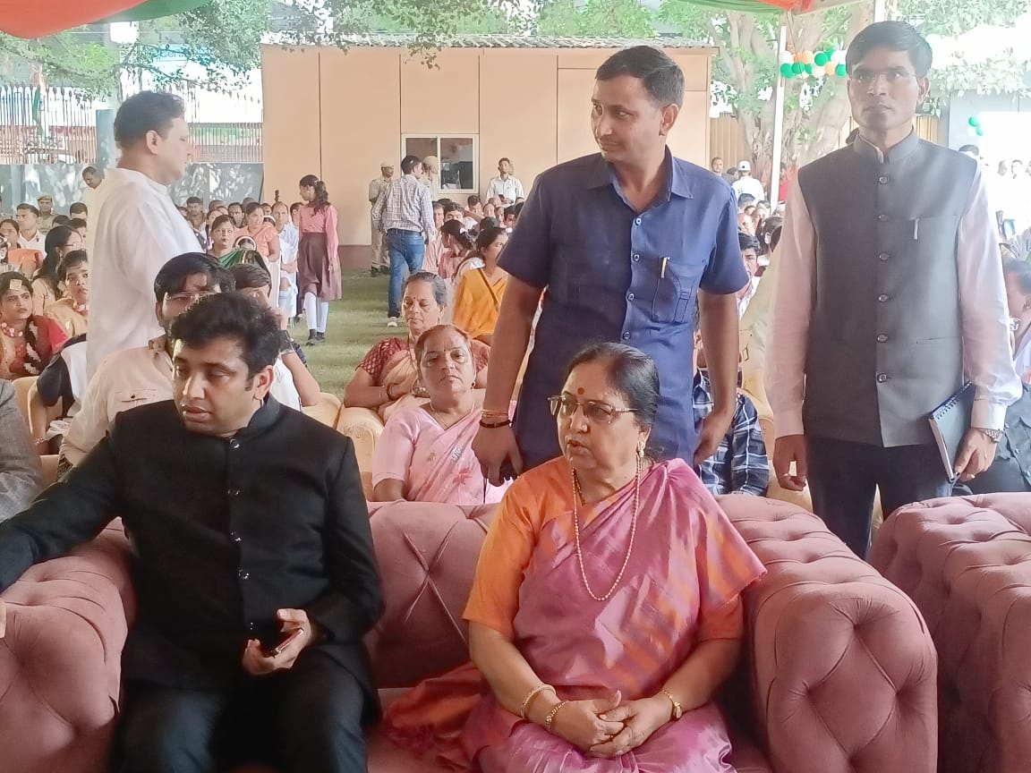 स्वतंत्रता दिवस, स्वाधीनता दिवस समारोह, बेबीरानी मौर्य, आगरा शहीद स्मारक, हर घर तिरंगा