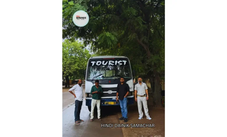 अवैध बसों, परमिट, आगरा परिवहन विभाग कार्रवाई, अवैध बसें आगरा, आगरा ईको वैन चालान