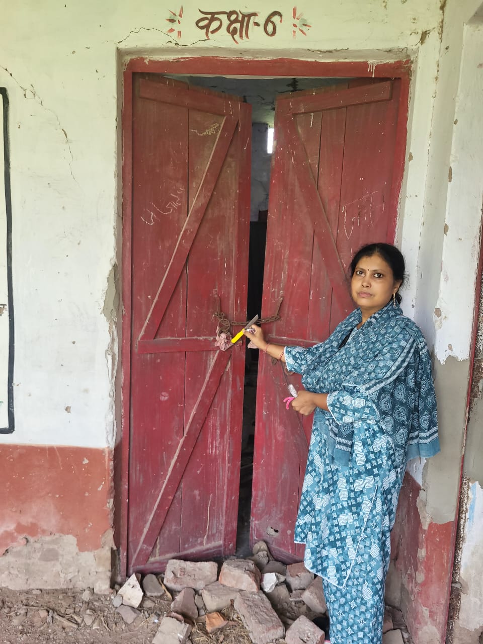 आगरा जर्जर स्कूल, विद्यालय ध्वस्तीकरण, बेसिक शिक्षा समीक्षा