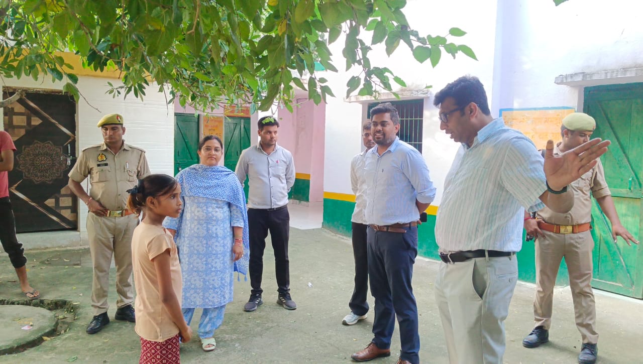 आगरा डीएम, बाढ़