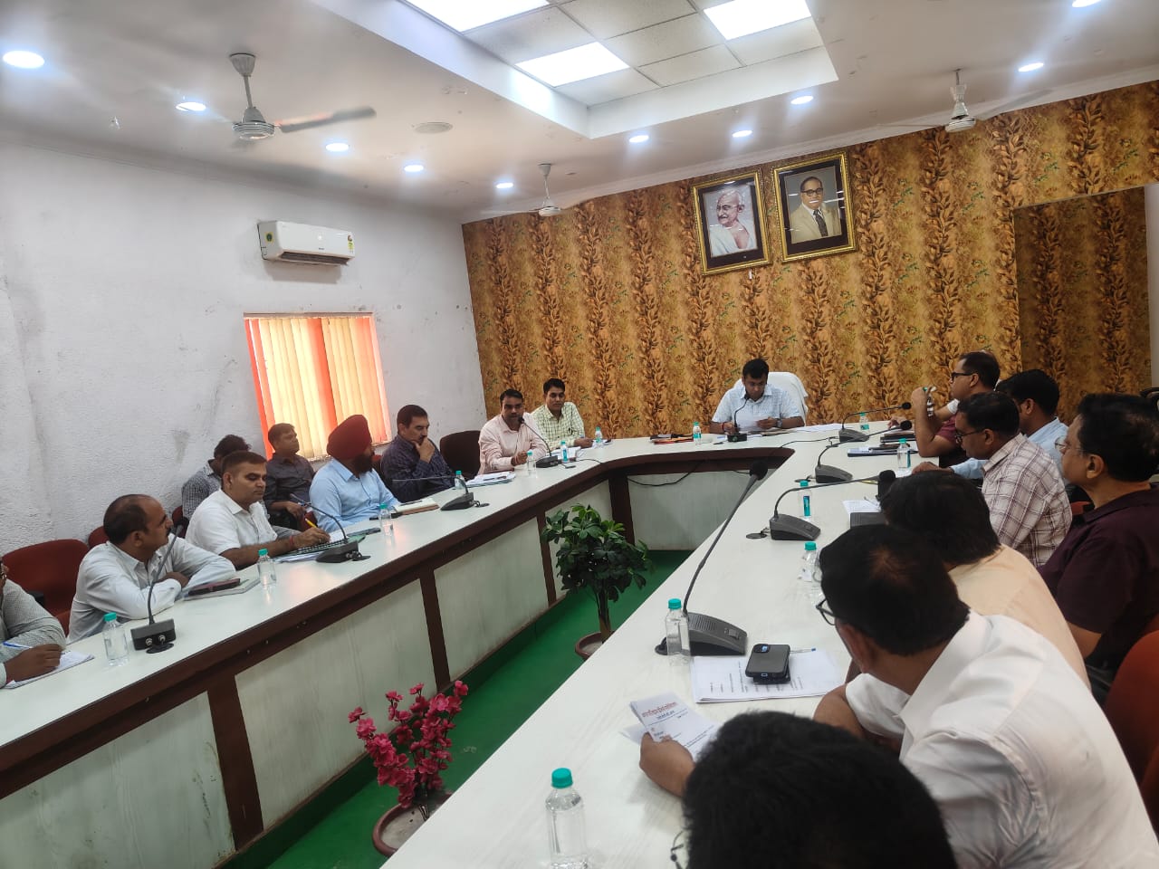 उर्वरक समीक्षा बैठक, जिलाधिकारी अरविंद मल्लप्पा बंगारी, आगरा