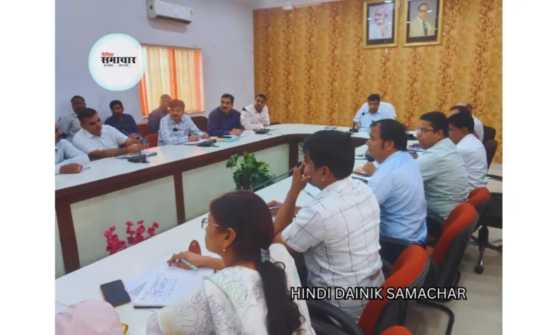 उर्वरक समीक्षा बैठक, जिलाधिकारी अरविंद मल्लप्पा बंगारी, आगरा