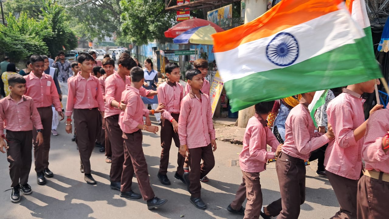 कंपोजिट स्कूल, तिरंगा रैली
