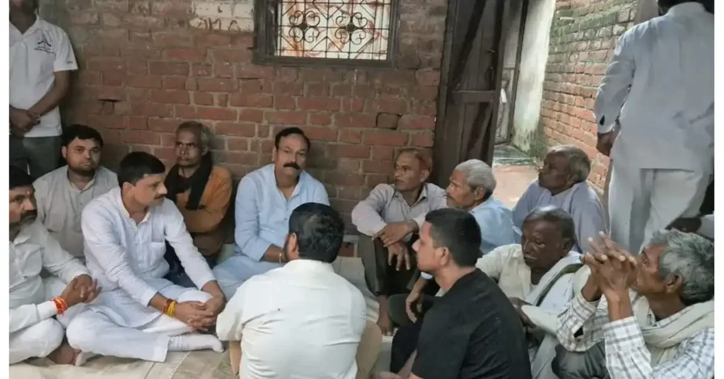 गैस सिलेंडर हादसा आगरा, सांसद राजकुमार चाहर, गैस सिलेंडर विस्फोट, बाह क्षेत्र समाचार, आगरा दुर्घटना सहायता, देवीय आपदा राहत कोष