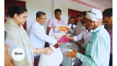 प्रभारी मंत्री जयवीर सिंह, बाढ़, क्षेत्र का किया निरीक्षण
