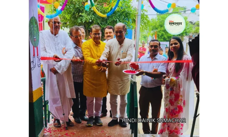बाल वाटिका, आगरा परिषदीय विद्यालय, आगरा बाल वाटिका उद्घाटन 2025, परिषदीय विद्यालय स्वतंत्रता दिवस, प्राथमिक विद्यालय नगला गाड़े, बेसिक शिक्षा विभाग आगरा,