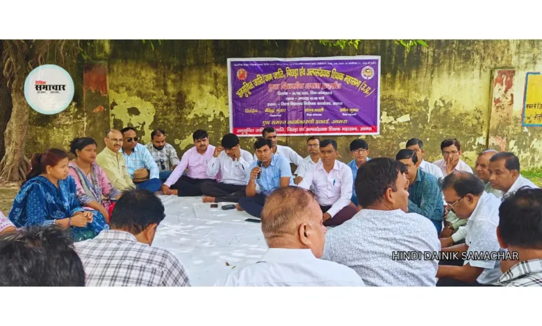 सोम शिक्षक महासभा, आगरा में धरना-प्रदर्शन, ज्ञापन