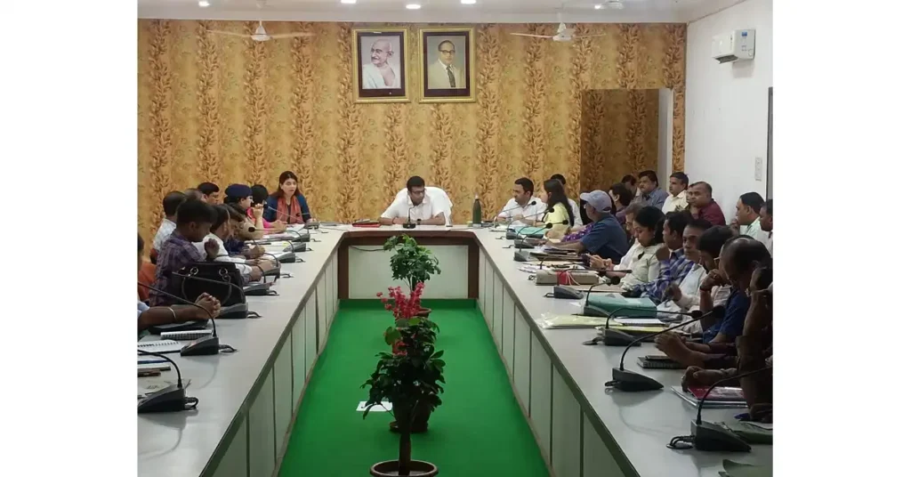 आगरा: जिलाधिकारी की अध्यक्षता में जिला औद्यानिक समिति बैठक सम्पन्न आगरा समाचार, जिला औद्यानिक समिति, उद्यान विभाग आगरा, खाद्य प्रसंस्करण बैठक