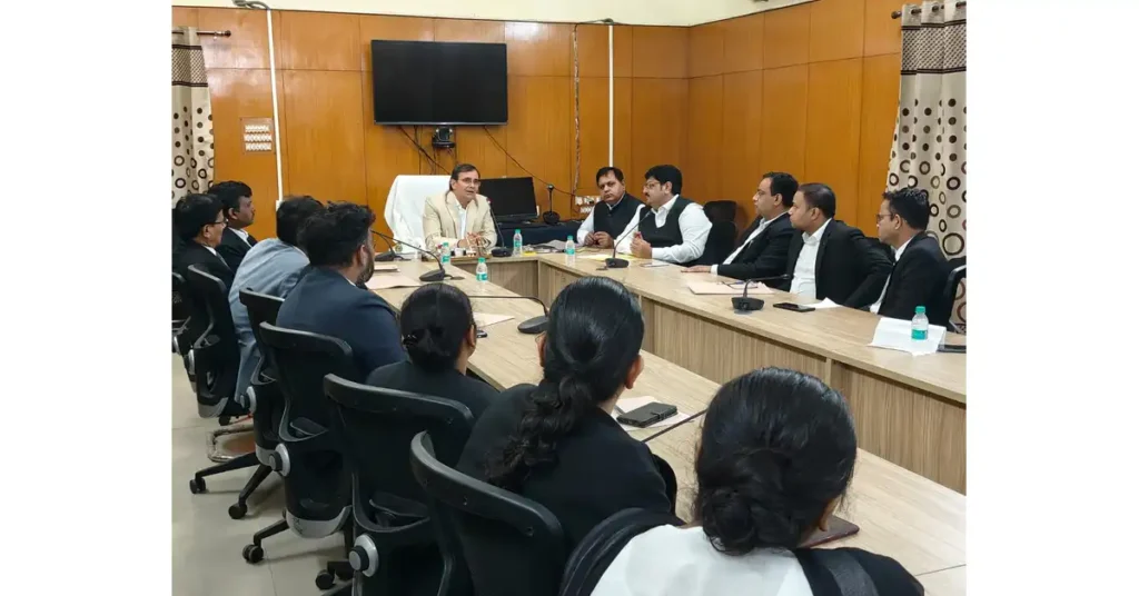 आगरा में 13 सितम्बर को राष्ट्रीय लोक अदालत का आयोजन | जनता को मिलेगा सस्ता और त्वरित न्याय राष्ट्रीय लोक अदालत आगरा, आगरा समाचार, जिला विधिक सेवा प्राधिकरण, सस्ता और त्वरित न्याय, लोक अदालत 2025