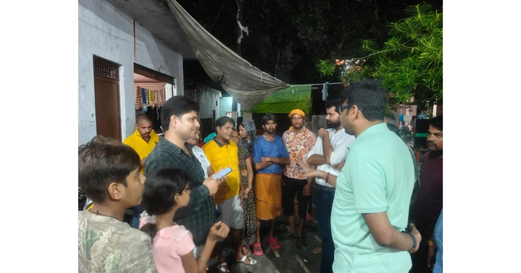 यमुना नदी जलस्तर आगरा, बाढ़ से प्रभावित गांव आगरा, डीएम अरविंद मल्लप्पा बंगारी समाचार, कैलाश घाट निरीक्षण, आगरा बाढ़ राहत शिविर