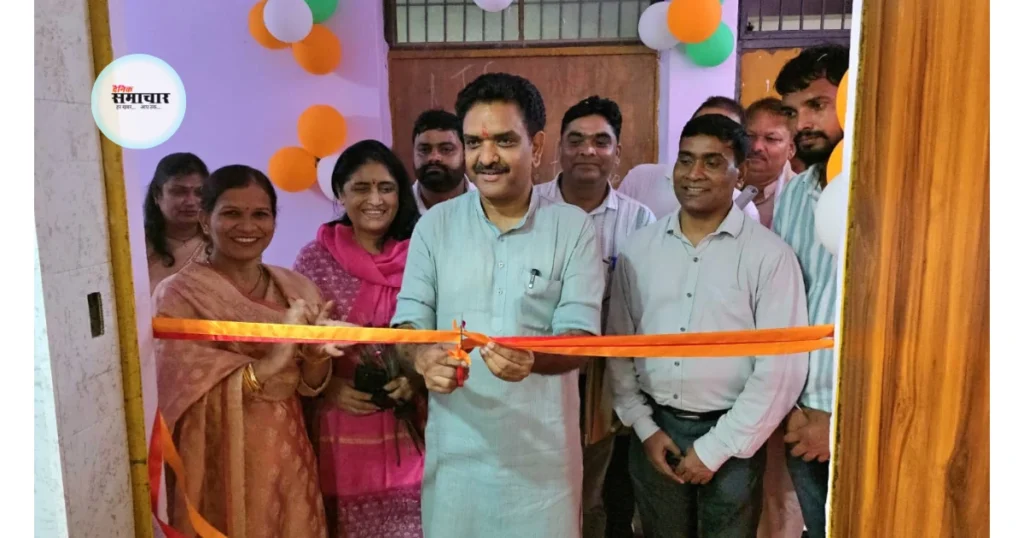 असीम अरुण, समाज कल्याण मंत्री उत्तर प्रदेश, सर्वोदय विद्यालय इटौरा, आगरा शिक्षा समाचार, इंग्लिश लैंग्वेज लैब आगरा, पॉवर लिफ्टिंग लैब आगरा, जयप्रकाश नारायण सर्वोदय विद्यालय