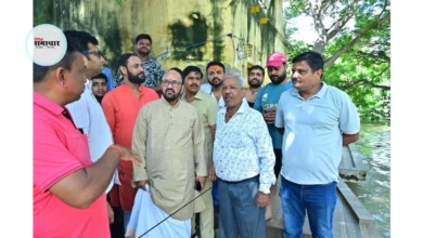 मंत्री योगेंद्र उपाध्याय आगरा दौरा, बाढ़ प्रभावित क्षेत्र आगरा, योगेंद्र उपाध्याय बाढ़ राहत, यमुना नदी जलस्तर आगरा, बाढ़ संभावित क्षेत्र निरीक्षण, आगरा बाढ़ शेल्टर होम, बाढ़ राहत कार्य आगरा, योगी सरकार बाढ़ प्रबंधन, बाढ़ प्रभावित लोगों की मदद, आगरा प्रशासन बाढ़ तैयारी