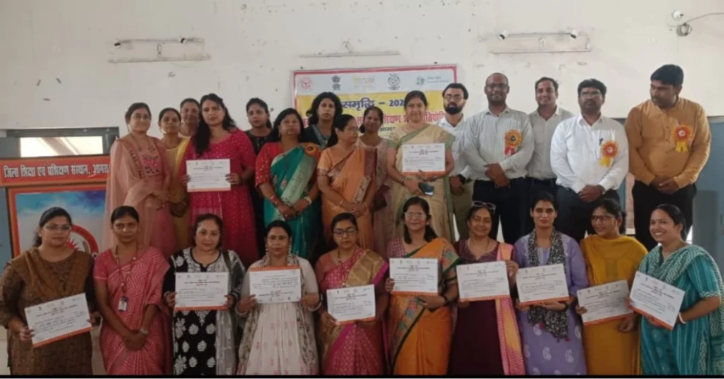 समृद्धि 2025, आगरा शिक्षा समाचार, जनपद स्तरीय प्रतियोगिता, कला समेकित शिक्षण शास्त्र, DIET आगरा कार्यक्रम, स्वेता शान्त गणित प्रस्तुति, राज्य स्तरीय प्रतियोगिता, आगरा शिक्षकों की रचनात्मकता, शिक्षा में नवाचार, आगरा स्कूल न्यूज़