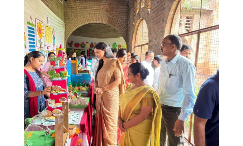 भारत की शिक्षा परंपरा, डॉ मंजू भदौरिया शिक्षा, आगरा टीएलएम मेला, नवाचार महोत्सव आगरा, नॉलेज शेयरिंग प्रोग्राम, टीएलएम प्रदर्शनी आगरा, भारतीय शिक्षा का गौरव, शिक्षा में नवाचार, आगरा शिक्षा समाचार, DIET आगरा इवेंट