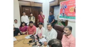 नेक्स्ट-जेन जीएसटी सुधार, मोदी सरकार जीएसटी गिफ्ट, दीपावली से पहले जीएसटी बदलाव, जयवीर सिंह प्रेस वार्ता आगरा, जीएसटी दरों में कटौती 2025, दूध पनीर सस्ता जीएसटी, वाहन जीएसटी 18 प्रतिशत, जीडीपी ग्रोथ जीएसटी सुधार, मोदी सरकार आर्थिक सुधार, आम जनता के लिए राहत