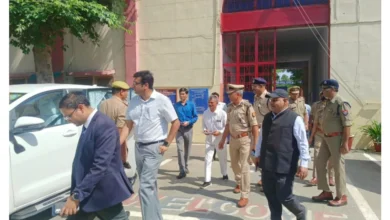 आगरा केंद्रीय कारागार निरीक्षण, जिलाधिकारी अरविंद मल्लप्पा बंगारी, जनपद न्यायाधीश संजय कुमार मलिक, अपर पुलिस आयुक्त राम बदन सिंह, आगरा जेल समाचार, आगरा जिला प्रशासन समाचार, केंद्रीय कारागार आगरा निरीक्षण, जेल सुधार आगरा, आगरा न्यूज़ 2025, कारागार स्वास्थ्य व्यवस्था आगरा, जेल बंदियों की सुविधा, आगरा प्रशासनिक निरीक्षण, आगरा आज की खबर