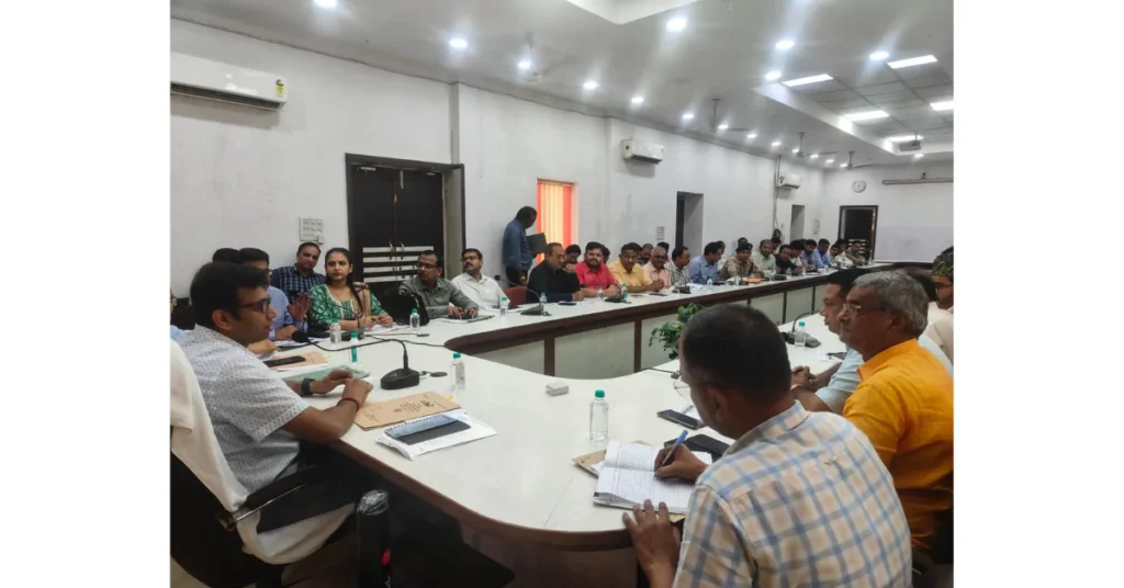 आगरा: GST 2.0 सुधारों पर उद्योग व वाणिज्य बंधु समिति बैठक Gst 2.0, आगरा GST सुधार, GST 2.0 लाभ आगरा, उद्योग बंधु समिति आगरा, वाणिज्य बंधु समिति आगरा, खुदरा विक्रेता GST लाभ, होलसेलर्स GST सूची, आमजन GST लाभ, GST रेट सूची आगरा, व्यापार और नागरिक राहत, GST 2025 भारत, उद्योग वाणिज्य बैठक आगरा, आगरा आर्थिक सुधार