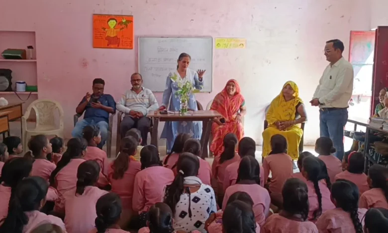 मिशन शक्ति 5.0, मिशन शक्ति अभियान आगरा, भलोखरा विद्यालय आत्मरक्षा प्रशिक्षण, आगरा मिशन शक्ति कार्यक्रम, महिलाओं का आत्मरक्षा प्रशिक्षण, छात्राओं का आत्मरक्षा प्रशिक्षण, महिला सशक्तिकरण आगरा, मिशन शक्ति 5.0 आत्मरक्षा, आगरा महिला सुरक्षा कार्यक्रम, आत्मरक्षा प्रशिक्षण विद्यालय