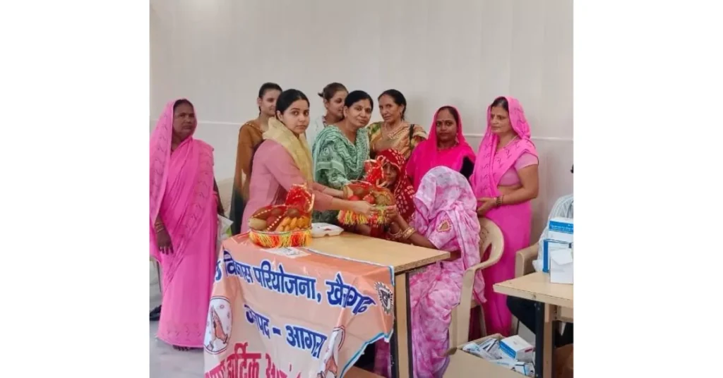 मिशन शक्ति 5.0: खेरागढ़ में कन्या पूजन व गोद भराई कार्यक्रम का आयोजन, 07 कन्या सुमंगला आवेदन हुए आगरा के खेरागढ़ में मिशन शक्ति 5.0 अभियान के तहत कन्या पूजन, कन्या भोज और गोद भराई कार्यक्रम हुआ संपन्न। विभागों ने स्टॉल लगाकर योजनाओं की जानकारी दी, 07 कन्या सुमंगला आवेदन भी हुए।
