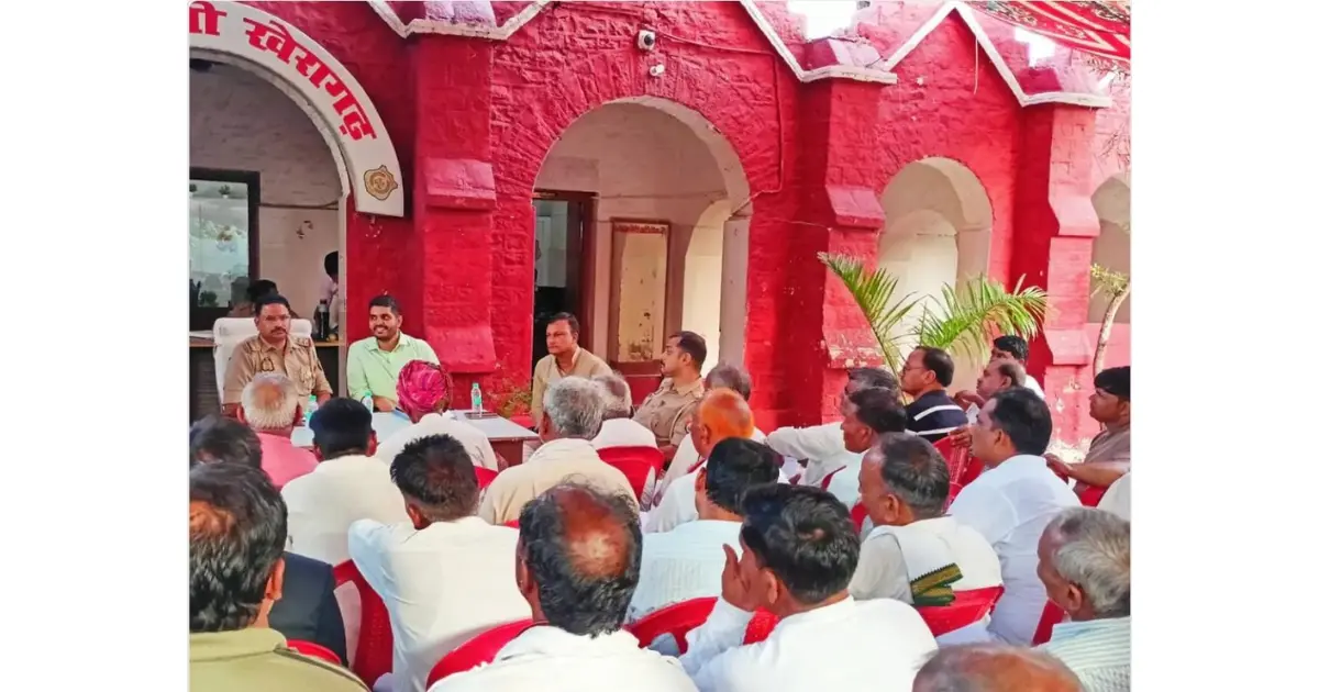 आईआईएम इंदौर सर्वे टीम, खेरागढ़ थाना सर्वे, आगरा पुलिस कमिश्नरेट व्यवस्था, सोशल मीडिया फर्जी आईडी, सुधीर गर्ग गुड्डू, पुलिस-जन संवाद आगरा, पीस कमेटी बैठक खेरागढ़