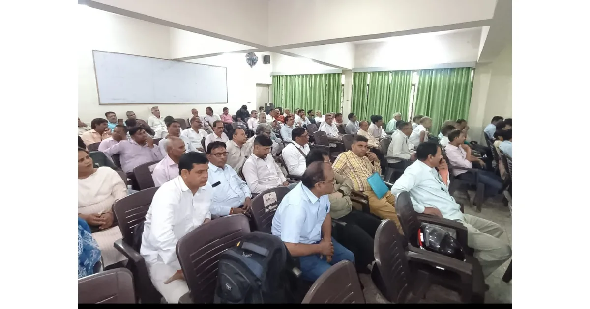 एम-पैक्स सदस्यता अभियान 2025, आगरा सहकारिता अभियान, सहकारिता आंदोलन उत्तर प्रदेश, एम पैक्स योजना लाभ, आगरा जिला सहकारी बैंक