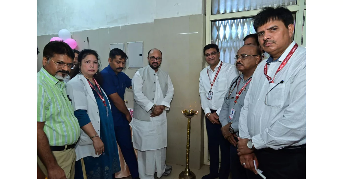 स्वस्थ्य नारी सशक्त परिवार, स्वास्थ्य शिविर आगरा, एसएन मेडिकल कॉलेज स्वास्थ्य शिविर, योगेंद्र उपाध्याय स्वास्थ्य शिविर, महिला स्वास्थ्य अभियान, नि:शुल्क महिला जांच, women health awareness, Agra medical camp, free women health checkup, mission health india