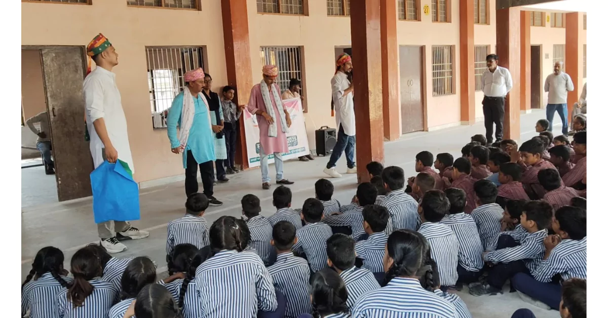 खेरागढ़ में नुक्कड़ नाटक, स्वच्छता ही सेवा पखवाड़ा, खेरागढ़ स्वच्छता अभियान, नुक्कड़ नाटक स्वच्छता संदेश, नगर पंचायत खेरागढ़, स्वच्छ भारत मिशन, सुधीर गर्ग गुड्डू, मोहम्मद रज़ा खेरागढ़, swachhta abhiyan agra, swachh bharat mission india, cleanliness awareness india