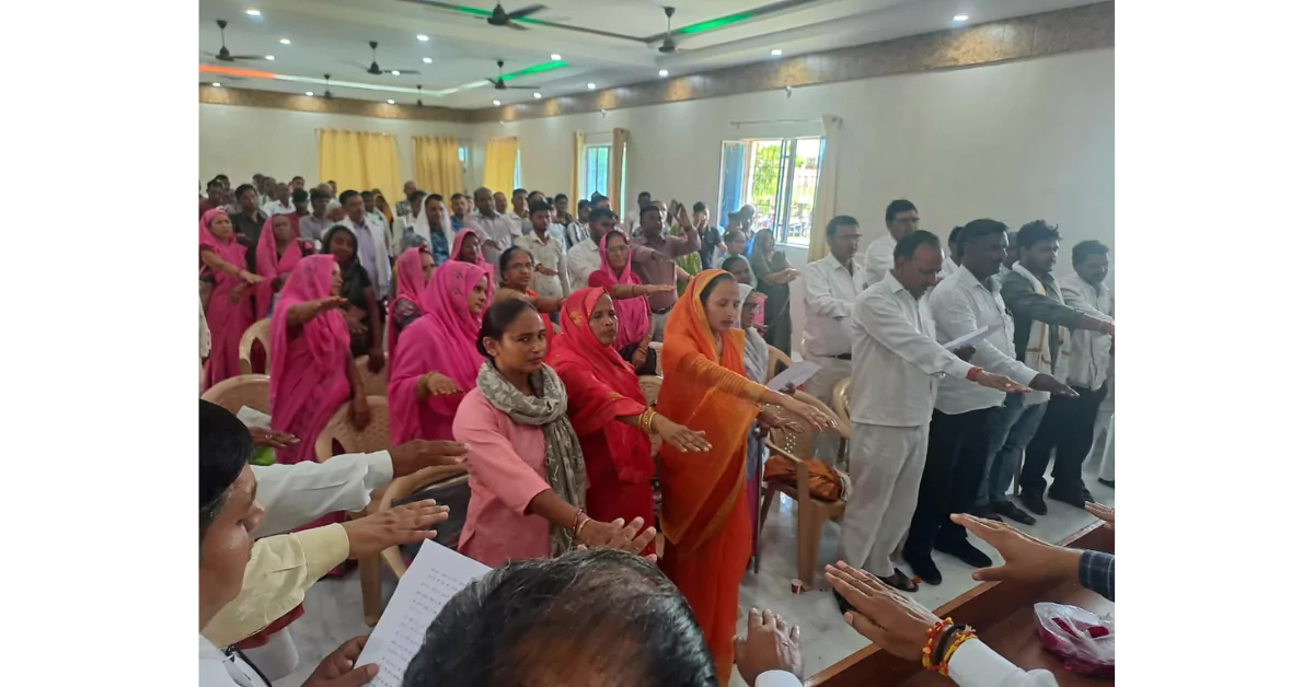 स्वच्छोत्सव 2025, खेरागढ़ स्वच्छता अभियान, विधायक भगवान सिंह कुशवाहा, स्वच्छता ही सेवा अभियान, आगरा स्वच्छता न्यूज़, ग्राम पंचायत सफाई अभियान, स्वच्छ भारत मिशन आगरा, प्लास्टिक वेस्ट मैनेजमेंट आगरा