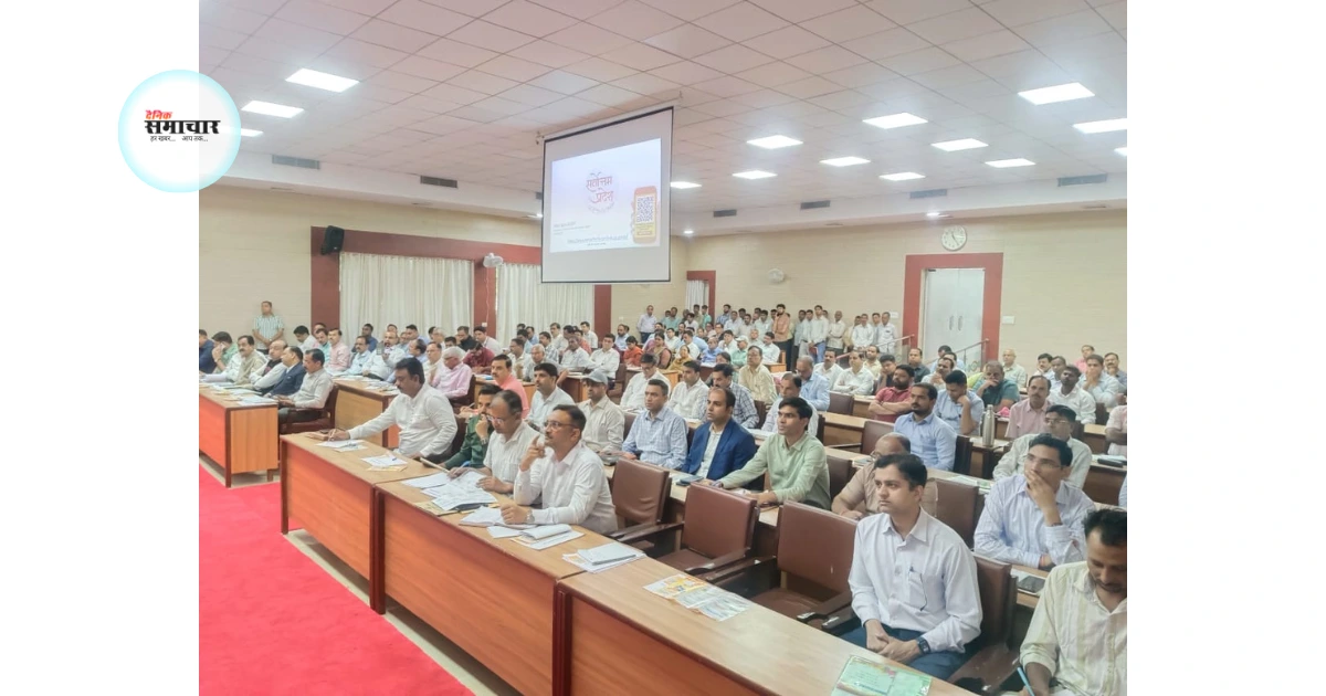 विकसित उत्तर प्रदेश @2047, विकसित आगरा 2047, आगरा संवाद कार्यक्रम, उत्तर प्रदेश विजन डॉक्यूमेंट, यूपी विकास योजना 2047, योगी आदित्यनाथ आर्थिक सलाहकार