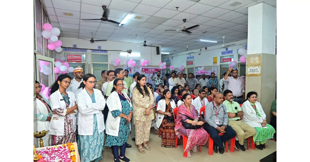 स्वस्थ्य नारी सशक्त परिवार, स्वास्थ्य शिविर आगरा, एसएन मेडिकल कॉलेज स्वास्थ्य शिविर, योगेंद्र उपाध्याय स्वास्थ्य शिविर, महिला स्वास्थ्य अभियान, नि:शुल्क महिला जांच, women health awareness, Agra medical camp, free women health checkup, mission health india