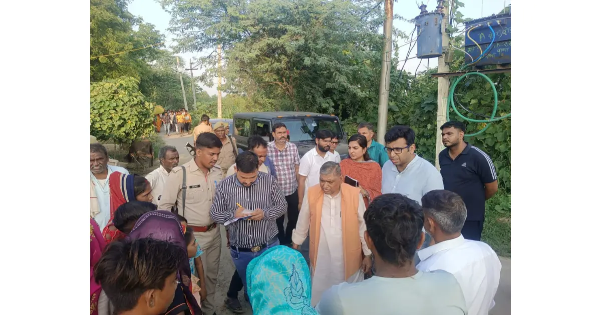 फतेहाबाद बाढ़ राहत, आगरा बाढ़ प्रभावित गांव, जिलाधिकारी अरविंद मल्लप्पा बंगारी, विधायक छोटेलाल वर्मा, फतेहाबाद बाढ़ निरीक्षण, बाढ़ राहत सामग्री वितरण, नगरिया रामकरण बाढ़, गढ़ी भज्जै बाढ़, आगरा बाढ़ समाचार, यूपी बाढ़ राहत 2025, फसल नुकसान सर्वे, बाढ़ मुआवजा उत्तर प्रदेश, आगरा समाचार