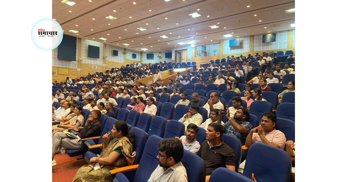 छात्रवृत्ति योजना सुधार, आगरा मंडलीय कार्यशाला, समाज कल्याण विभाग छात्रवृत्ति, दशमोत्तर छात्रवृत्ति योजना, पूर्वदशम छात्रवृत्ति, असीम अरुण छात्रवृत्ति सुधार, छात्रवृत्ति वितरण 2025, उत्तर प्रदेश छात्रवृत्ति पोर्टल, scholarship workshop agra, up scholarship distribution, आगरा छात्रवृत्ति समाचार