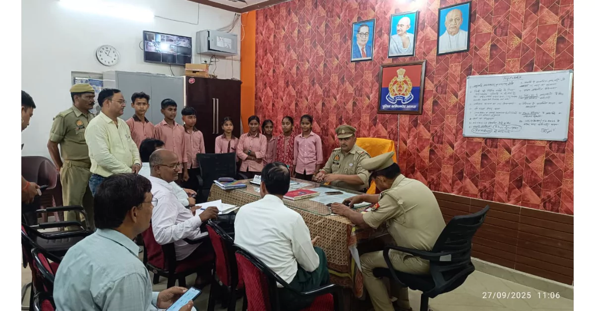 मिशन शक्ति 5.0, पुलिस थाना भ्रमण, फतेहाबाद आगरा, बच्चों की सुरक्षा जागरूकता, डायल 112, महिला हेल्पलाइन 1090, विद्यालय भ्रमण, कानून व्यवस्था, अनिल कुमार नोडल शिक्षक, मिशन शक्ति अभियान