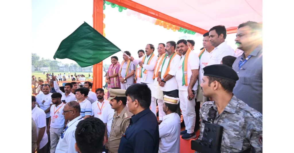NAMO YUVA MARATHON: आगरा “नमो युवा मैराथन” से युवाओं ने लिया नशा मुक्त भारत का संकल्प, उप मुख्यमंत्री ने दिखाई हरी झंडी NAMO YUVA MARATHON, नमो युवा मैराथन 2025, नशा मुक्त भारत अभियान आगरा, केशव प्रसाद मौर्या नशा मुक्ति, प्रो एसपी सिंह बघेल युवाओं का संदेश, आगरा युवा मैराथन, नशा मुक्त भारत संकल्प, BJP youth marathon Agra, Yuva marathon India, nasha mukti abhiyan 2025