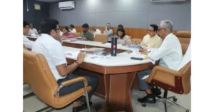 मण्डलायुक्त शैलेन्द्र कुमार सिंह, आगरा मंडल समीक्षा बैठक, कर-करेत्तर समीक्षा आगरा, आईजीआरएस बैठक आगरा, आगरा समाचार 2025, स्टाम्प पंजीकरण आगरा, आबकारी विभाग आगरा, परिवहन विभाग आगरा, विद्युत विभाग आगरा, राजस्व वसूली आगरा