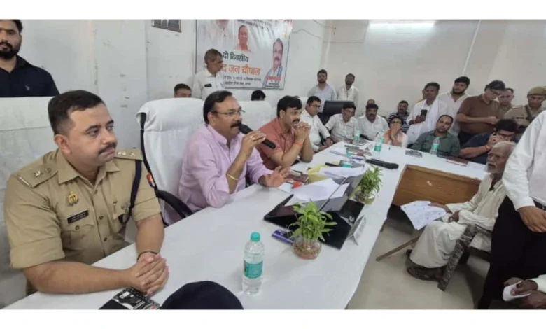 सांसद जन चौपाल, राजकुमार चाहर, किसान मुफ्त बीमा, कृषक दुर्घटना बीमा योजना, बाह तहसील चौपाल, प्रधानमंत्री सुरक्षा बीमा योजना, मोदी जन्मदिन 75, ग्रामीण समस्याएं समाधान, आगरा जन चौपाल, योगी सरकार किसान योजनाएं